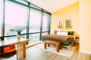 Desk, iron/ironing board, travel cot, free WiFi - Historic Penthouse Loft - 1BR/1Bath with Views! (Halifax)