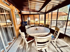 Outdoor dining