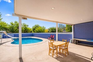 Outdoor pool - Modern 2BR with Pool & Near Phoenix Raceway (Avondale)