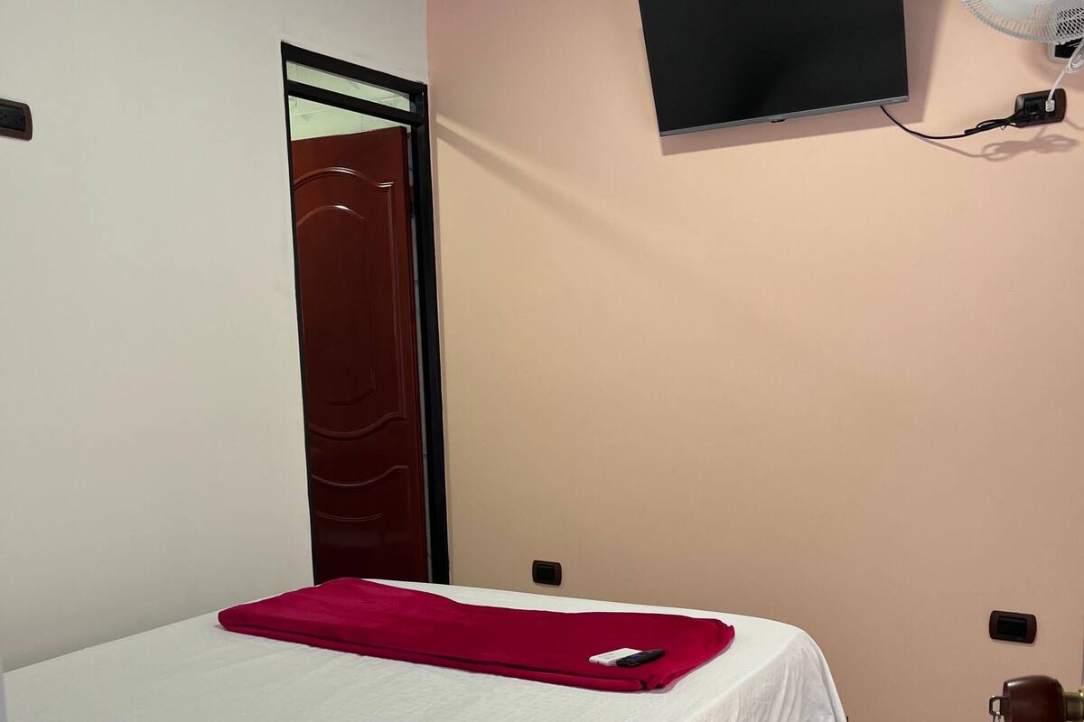 Habitación doble romántica | Wifi gratis y ropa de cama 