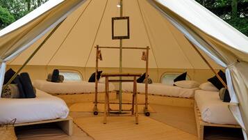 Tenda, pemandangan resor