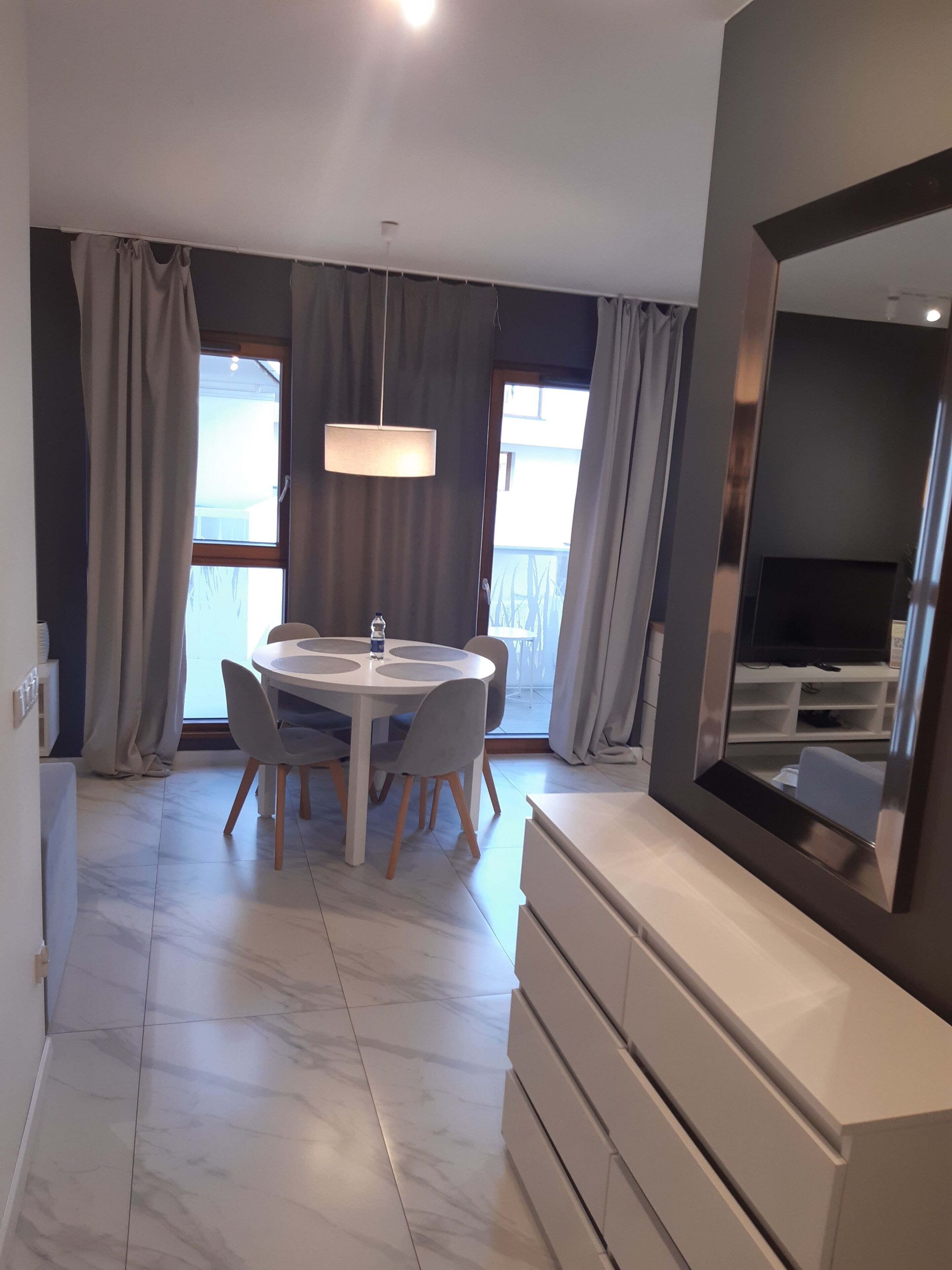 Comfort Apartment, Patio, City View | Dining