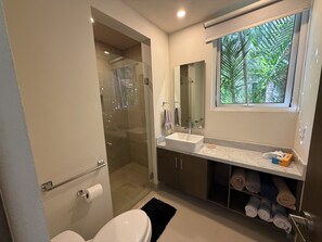 Shower, hair dryer, towels, soap - Vrbo Property (Las Jarretaderas)