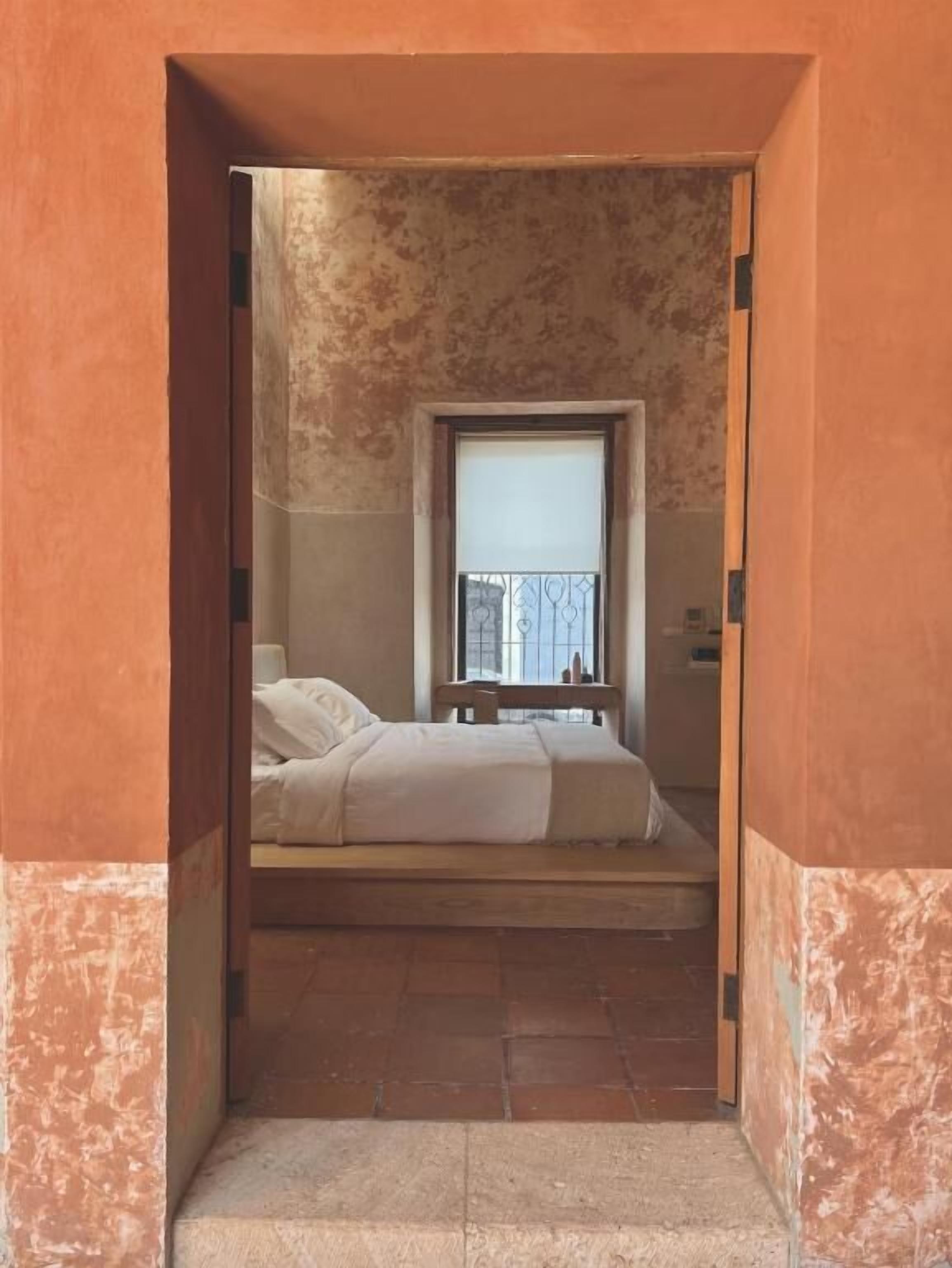 Coffres-forts dans les chambres, bureau, rideaux occultants