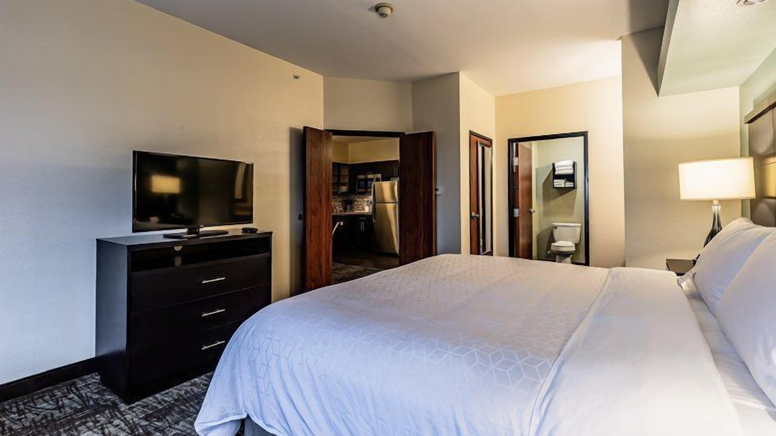 Iron/ironing board, free WiFi, bed sheets, wheelchair access