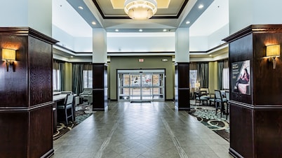 Accessible 1BR Suite w/ Breakfast Included & Pool