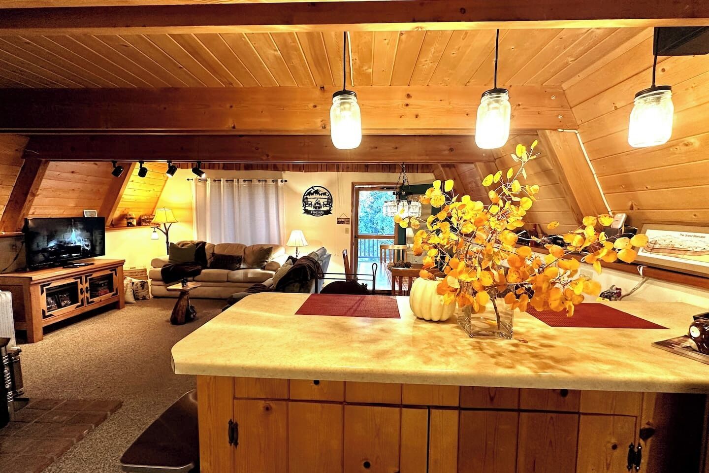 Smart TV, fireplace