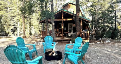 Fireside Cottage w/Fire pit at Duck Creek Village