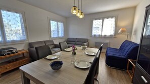 Dining - Vaux-sur-Mer - FULLY RENOVATED APARTMENT - GROUND FLOOR - CHANTE ALOUETTE RESIDENCE (VAUX SUR MER)