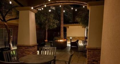 Accessible Queen Studio w/ Free Breakfast & Pool