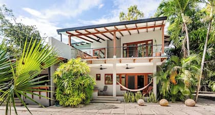Casa Amorosa: Private Villa with Pool Near Beach & Surf Break playa grande