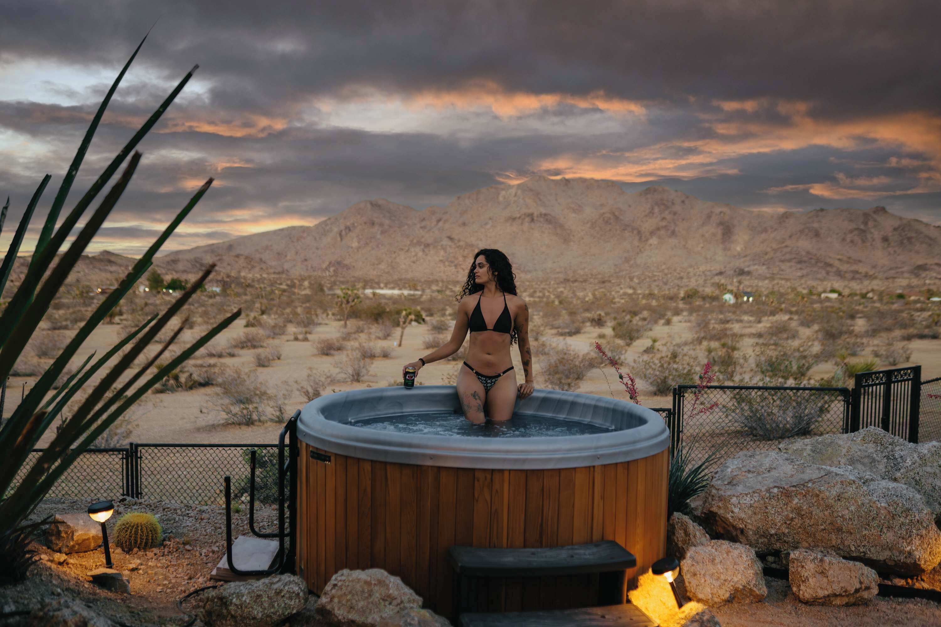 Outdoor spa tub