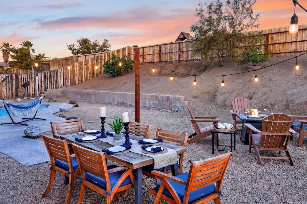 The Light of the Desert by Avantstay Pool + Firepit + BBQ Mins to National Park + DT Yucca Valley - Joshua Tree, CA