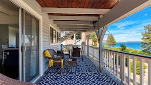 Interior - North Shore Chalet by Avantstay Lakefront + Private Dock + Beach Hiking + Trails (Fawnskin)