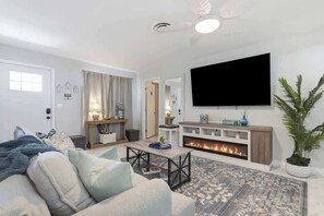 TV, fireplace, offices - Stunning 8BR | 10 Beds with Arcade Game Near Strip! (North Las Vegas)
