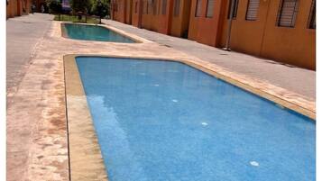 Căn hộ tiện nghi đơn giản, quang cảnh hồ bơi | Hồ bơi | 5 hồ bơi ngoài trời
