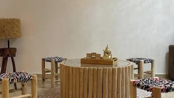 Apartamento Confort, vistas a la piscina | Restauración