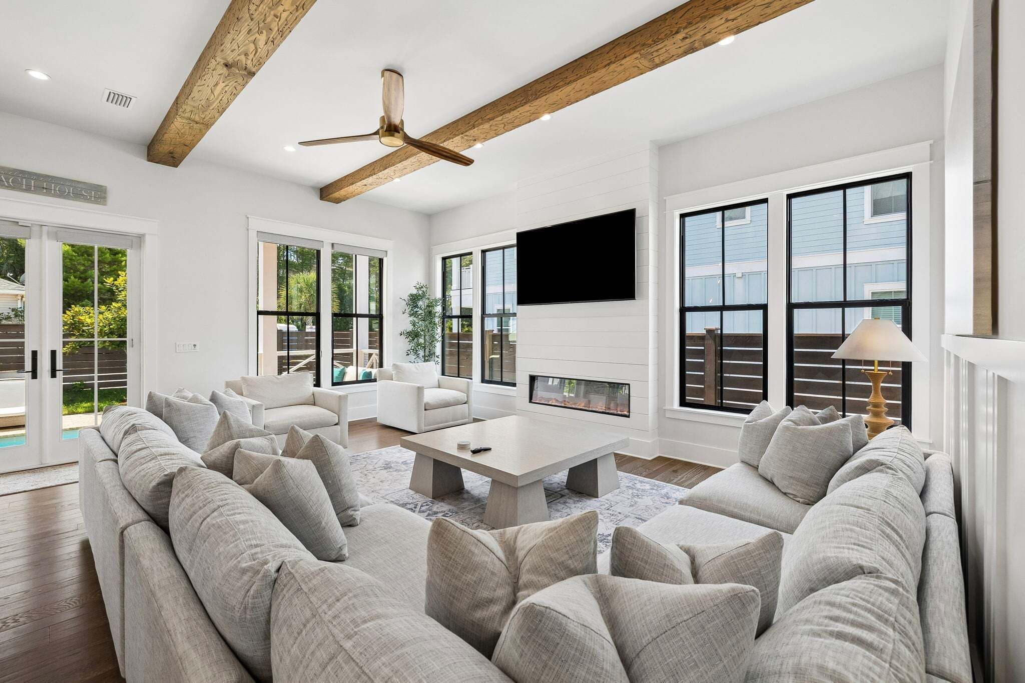 Smart TV, fireplace, books, offices