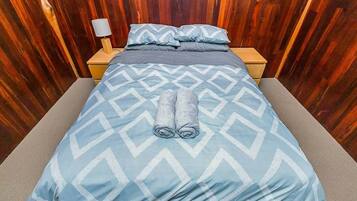 WiFi, bed sheets