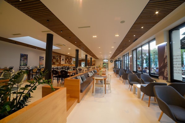 Dining - Park (Bihac)