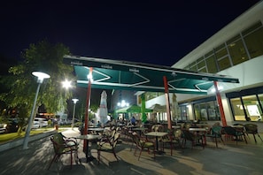 Outdoor dining - Park (Bihac)