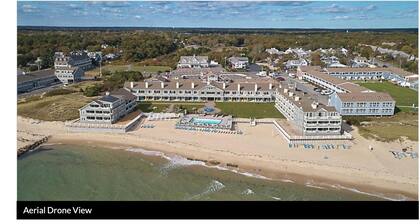 Tranquil 2-bedroom resort charming Dennis MA, Oceanfront & private beach access