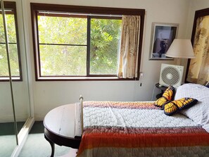 3 quartos, cofres nos quartos, ferros/tábuas de passar roupa