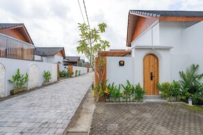 Exterior detail - 1BR Ubud Villa | Bathtub and Steps to Monkey Forest (Ubud)