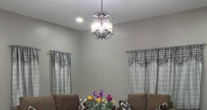 Cozy 2-bedroom bungalow in tranquil Valencia with AC