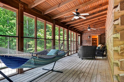 The Porch Lodge at Center Hill Lake