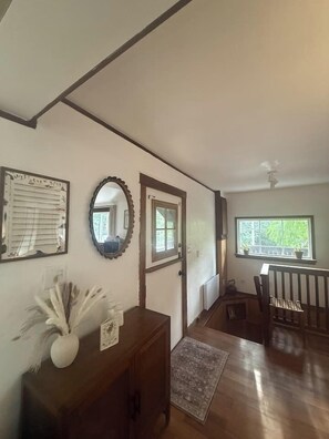 Interior - The Yellow Door Cottage | Classic Bowen Charm (Bowen Island)