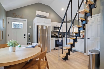 Sandy Toes Cottage - Tiny Home at Hampton Beach