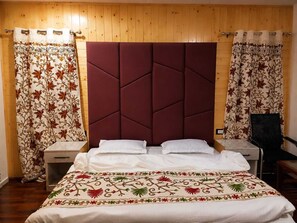 Kamar Double Deluks, balkon, pemandangan gunung | Wi-Fi gratis