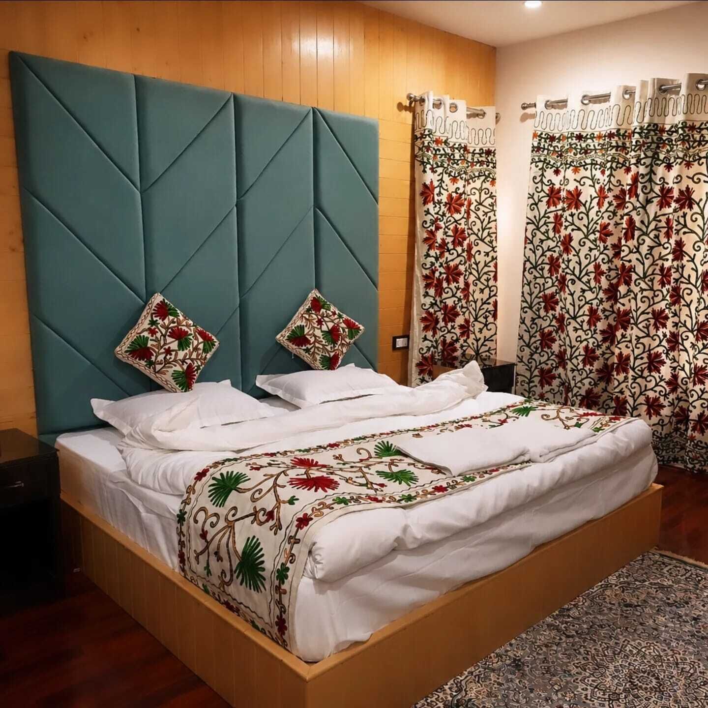 Kamar Double Deluks, balkon, pemandangan gunung | Wi-Fi gratis