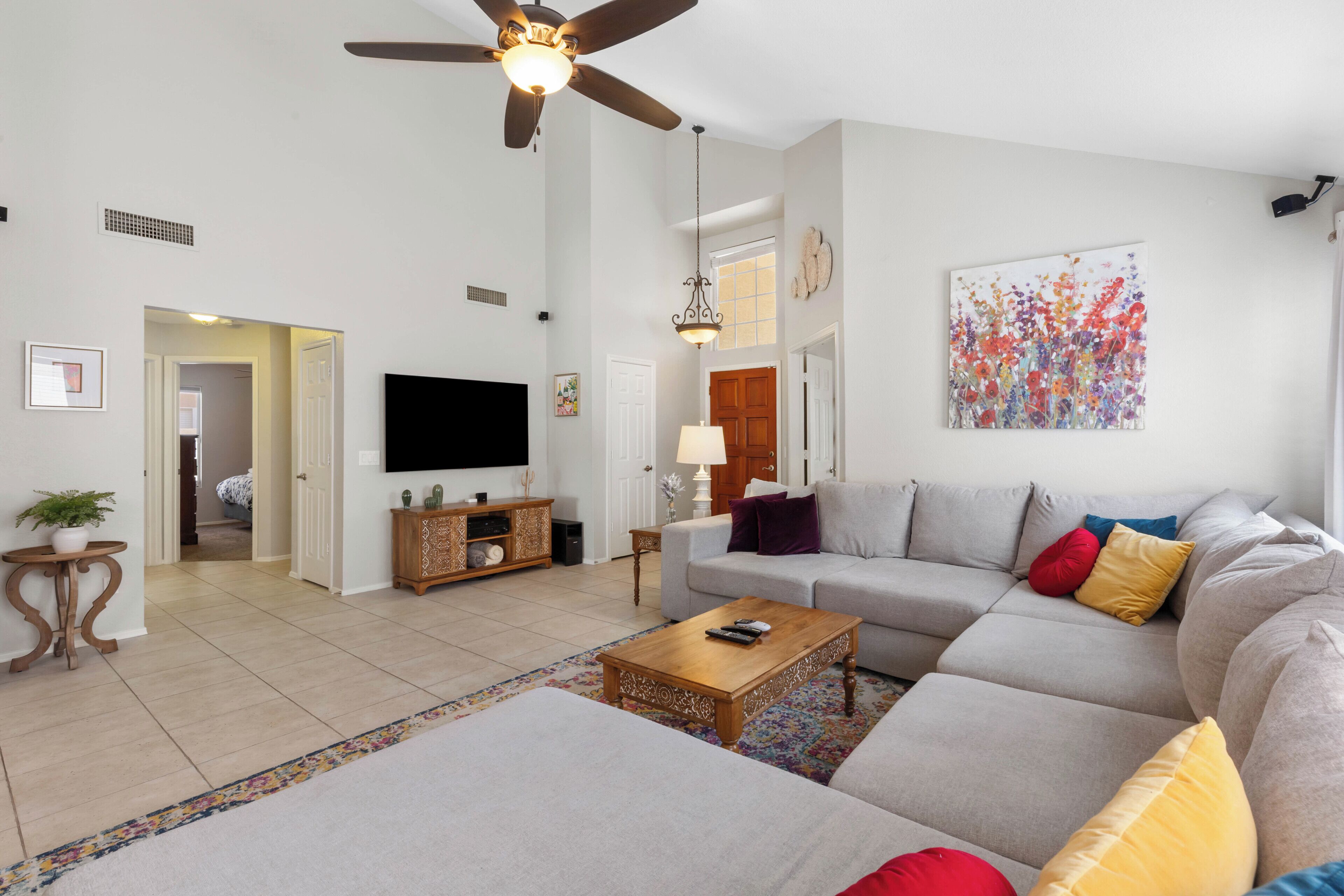 TV, fireplace