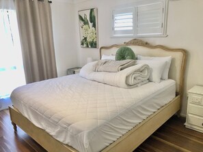3 bedrooms, iron/ironing board, WiFi, bed sheets - Kinka Shack (Kinka Beach)