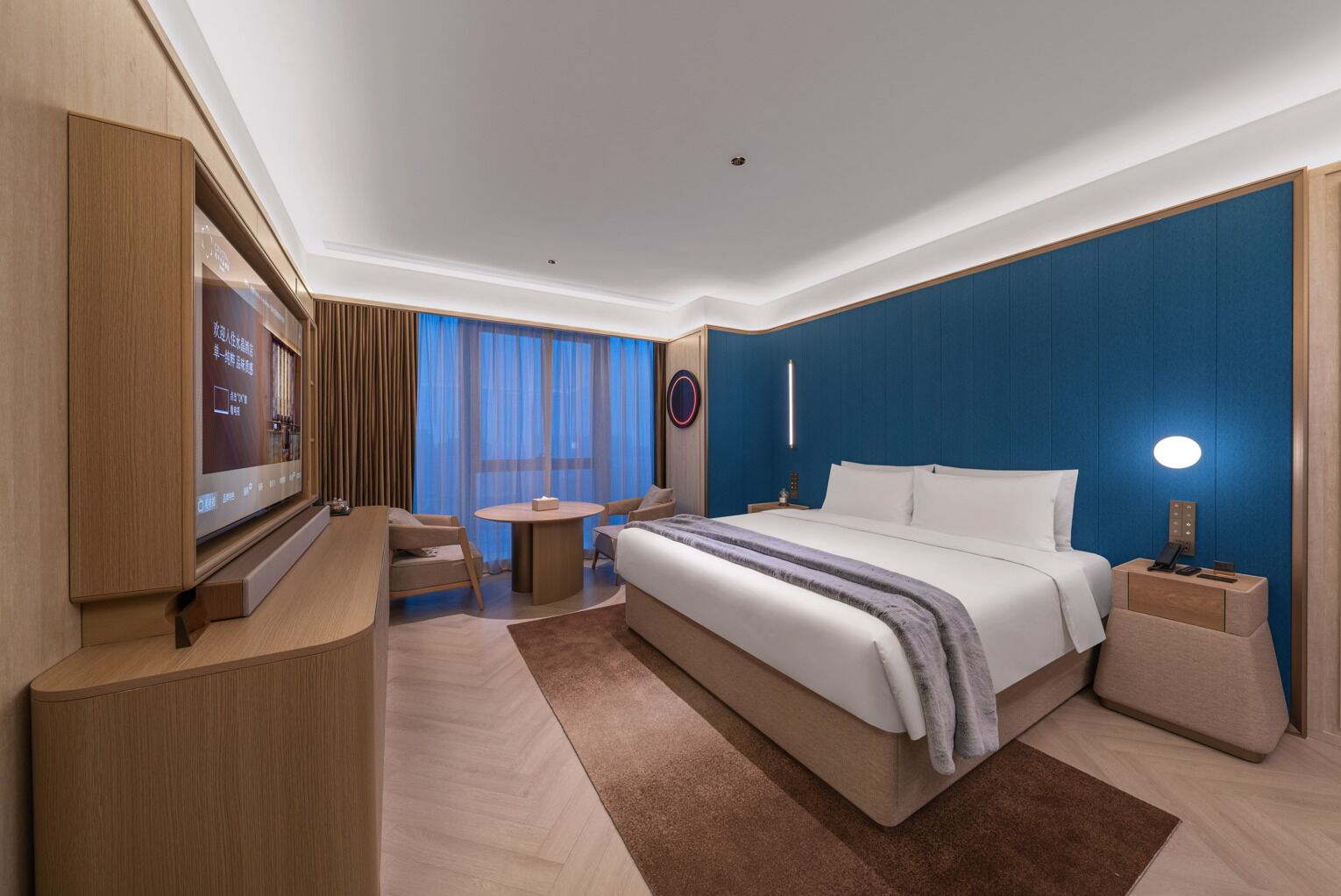 Luxury Suite, City View | Desk, laptop workspace, soundproofing, free WiFi