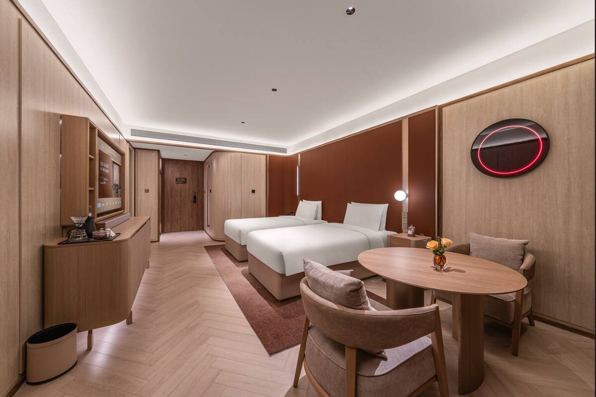Standard Twin Room, City View | Desk, laptop workspace, soundproofing, free WiFi