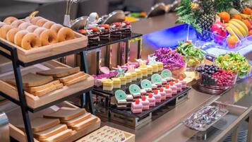 Daily buffet breakfast for a fee