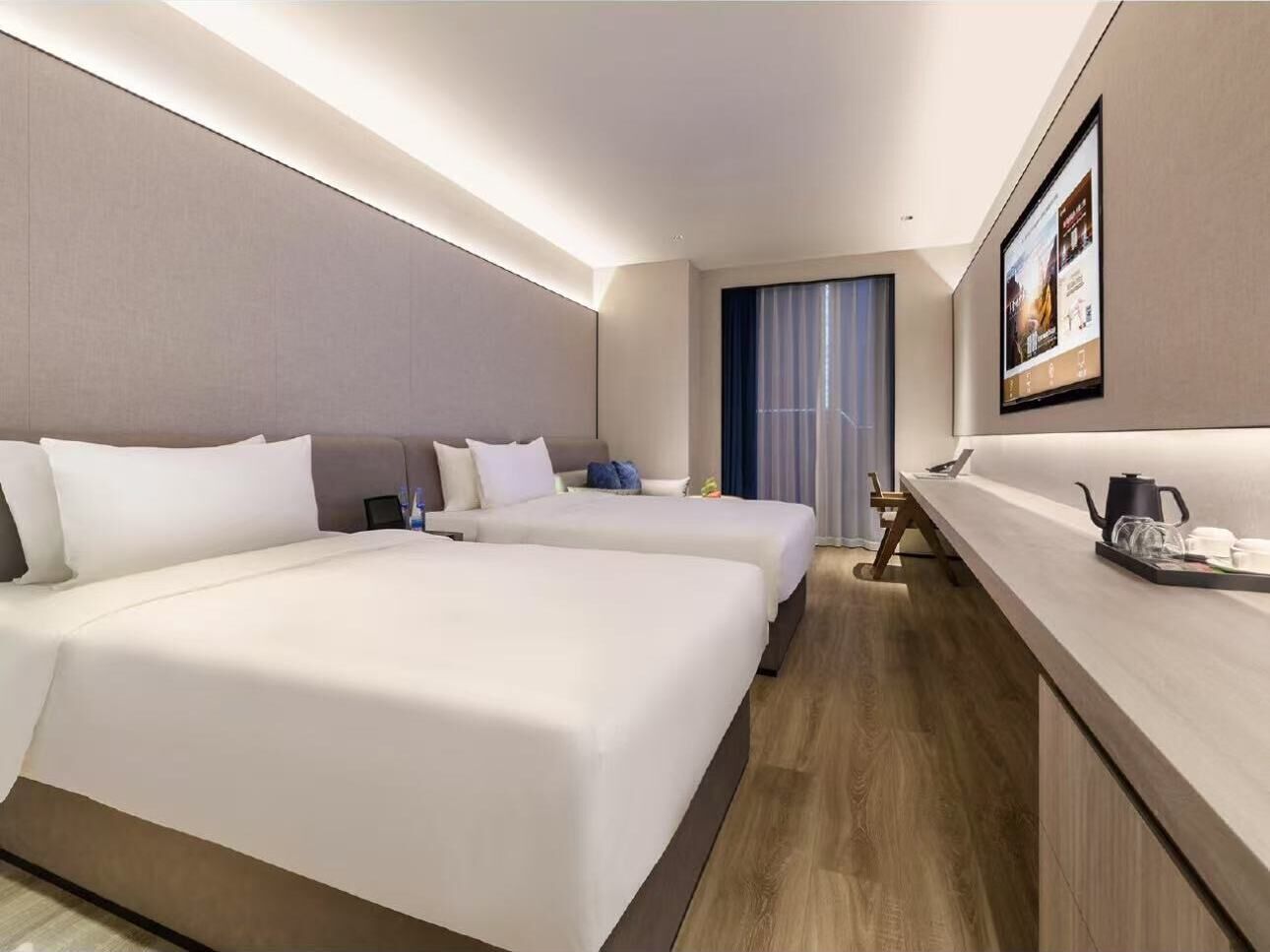 Superior Double Room | Desk, laptop workspace, blackout drapes, soundproofing