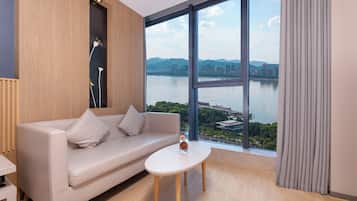 Comfort Double Room, River View | Living area