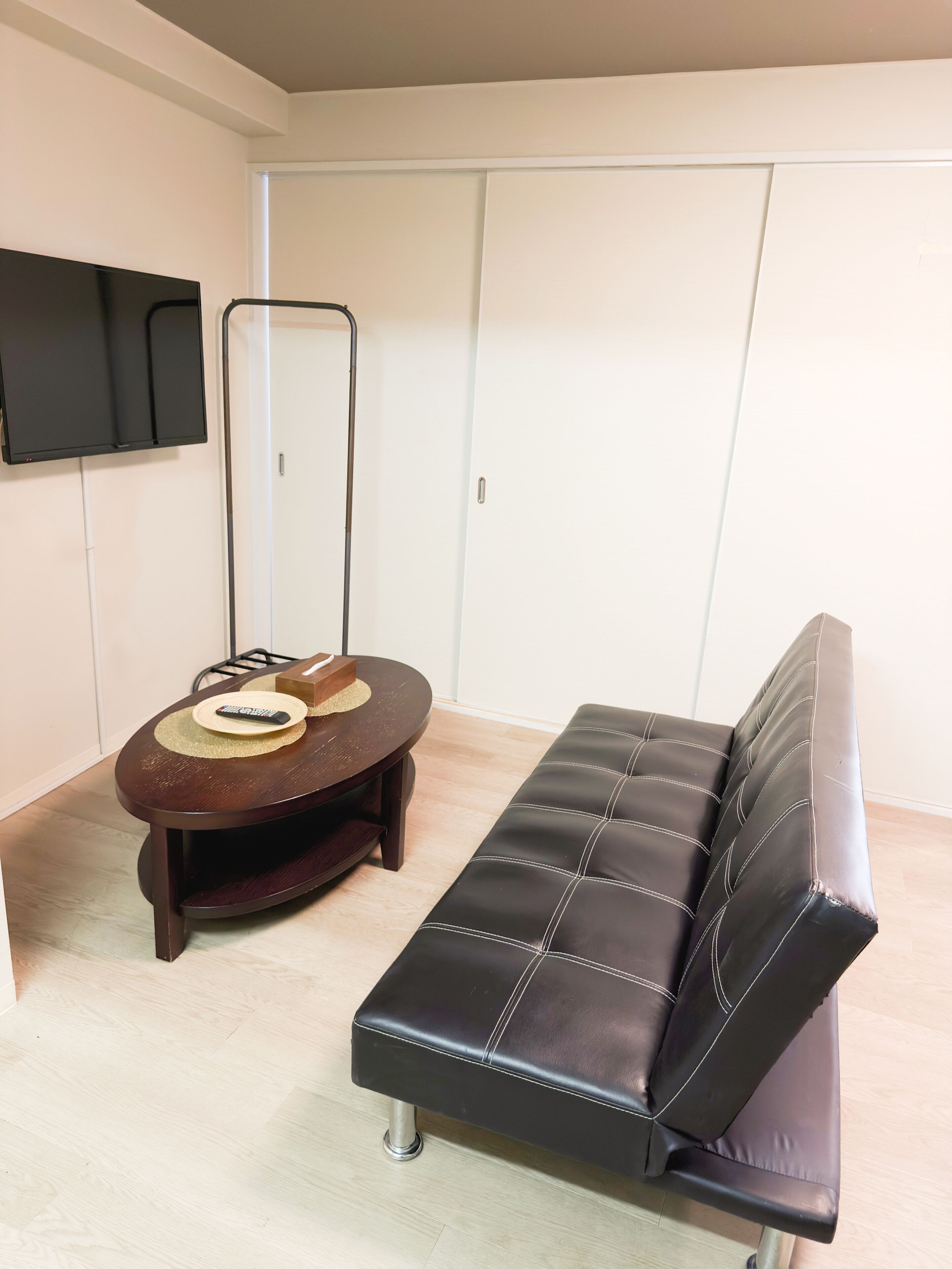 Classic Apartment, 2 Bedrooms, Balcony | Living room