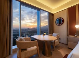 Quarto duplo conforto, vista para a cidade | Opções para refeição