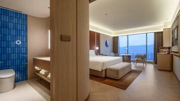 Comfort Single Room, City View | Desk