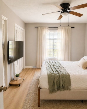 3 bedrooms, iron/ironing board, WiFi, bed sheets