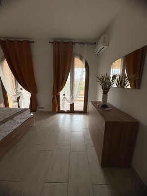 2 chambres, fer et planche à repasser, literie fournie