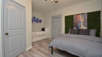1 bedroom, iron/ironing board, WiFi, bed sheets