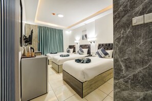 Ảnh chưa phân loại, 3 trong số 18 ảnh, nút