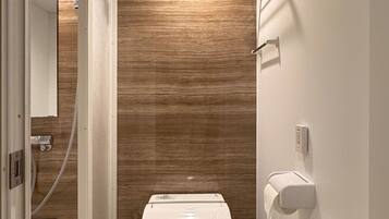 Basic House, City View | Bathroom