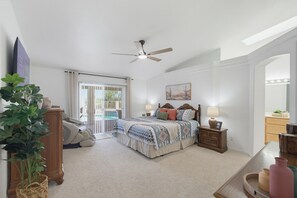 Room - Desert Horizon Retreat - Pool, Spa & Desert Views (Lake Havasu City)